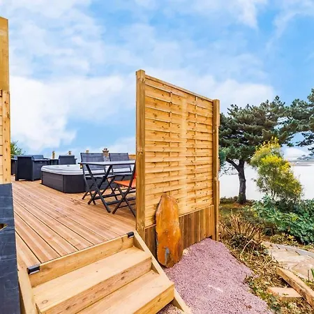 Jacuzzi Tiny-house Face Evasion Sur La Falaise
